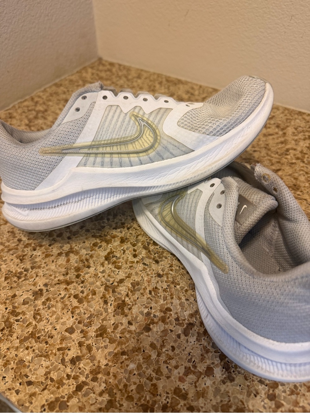 Nike Downshifter Running Shoes – Women’s Size 6 (Light Gray/White)